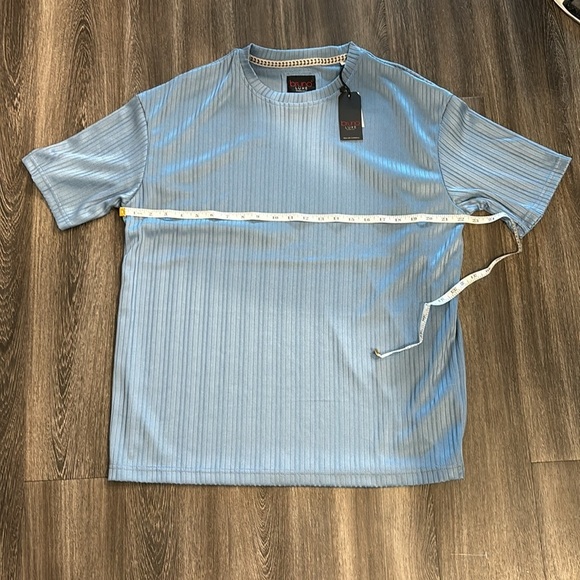 Men's Bruno Luxe Vertical Striped Blue NWT
Short Sleeved T-Shirt Size Me… - Picture 6 of 10